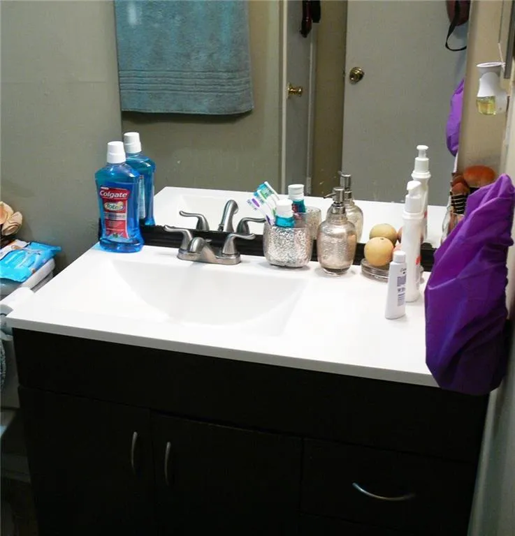 9400 Roberts Drive Unit 7j, Atlanta, Georgia 30350, 2 Bedrooms Bedrooms, ,2 BathroomsBathrooms,Residential,Sold,9400 Roberts Drive Unit 7j,5884863