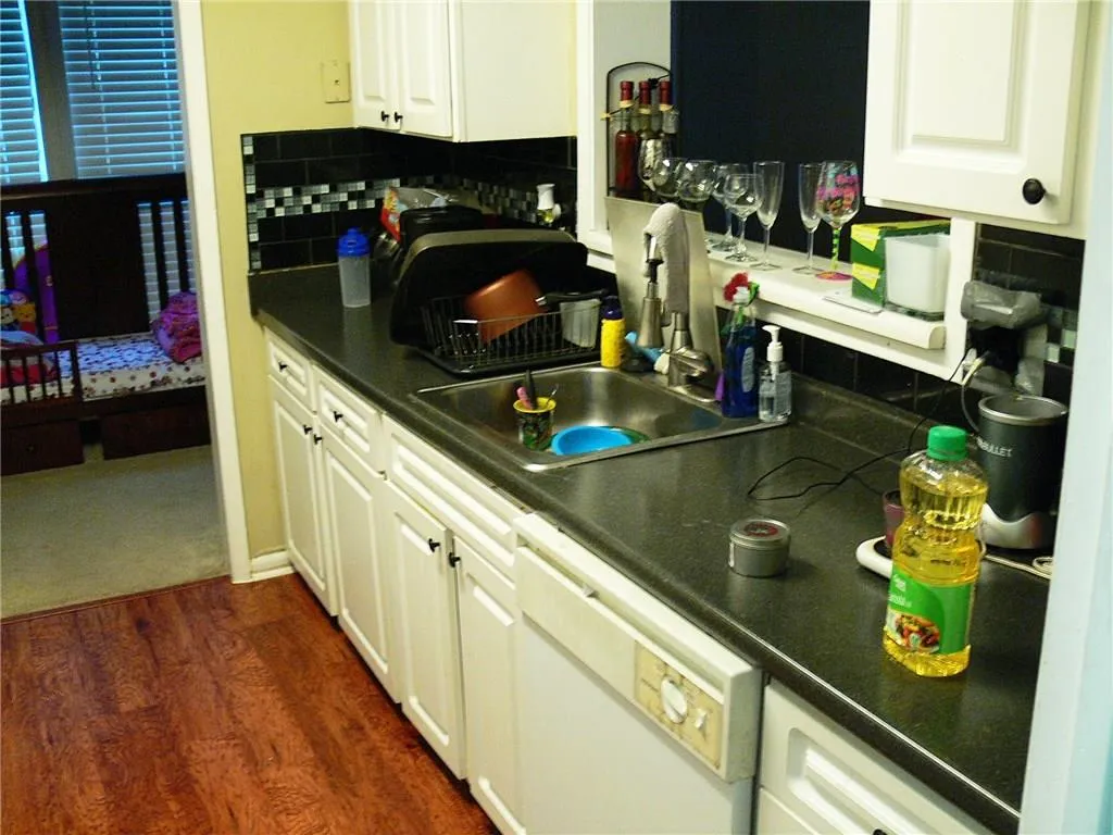 9400 Roberts Drive Unit 7j, Atlanta, Georgia 30350, 2 Bedrooms Bedrooms, ,2 BathroomsBathrooms,Residential,Sold,9400 Roberts Drive Unit 7j,5884863