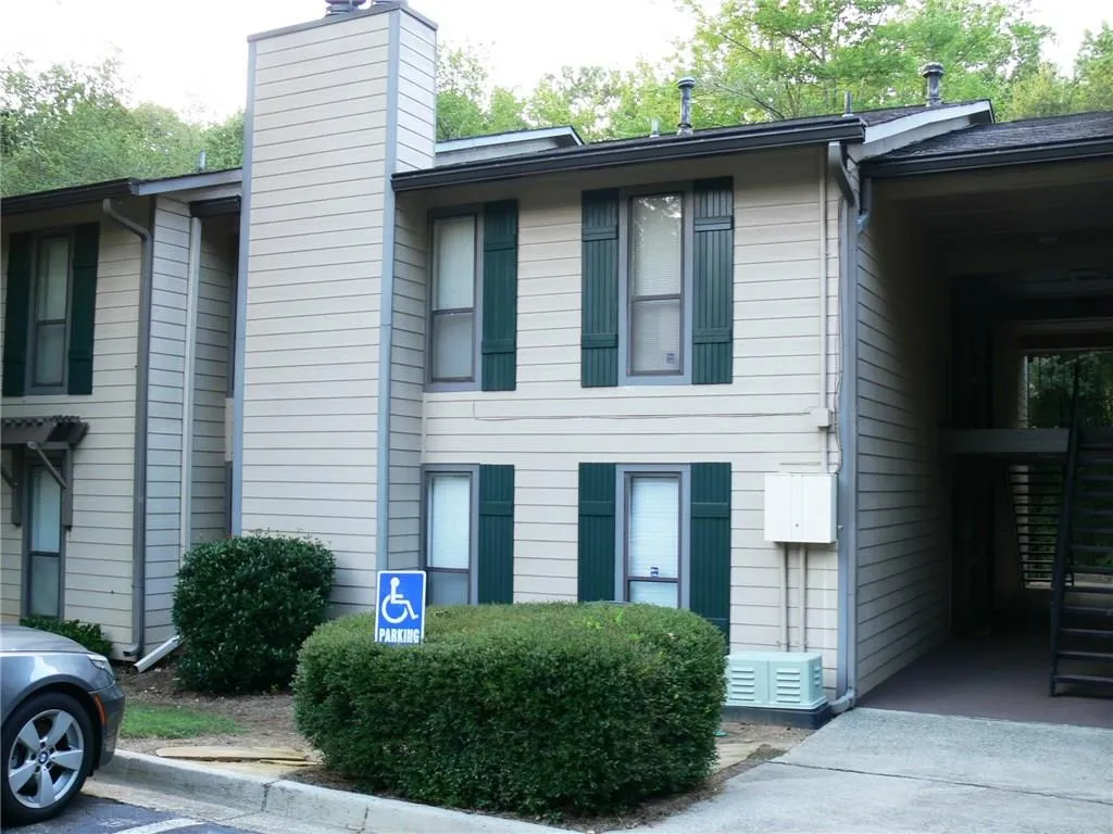 9400 Roberts Drive Unit 7j, Atlanta, Georgia 30350, 2 Bedrooms Bedrooms, ,2 BathroomsBathrooms,Residential,Sold,9400 Roberts Drive Unit 7j,5884863