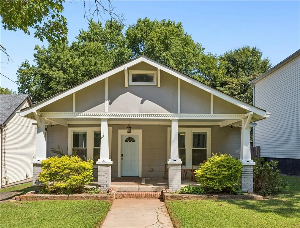 1241 Niles Avenue Nw, Atlanta, Georgia 30318, 3 Bedrooms Bedrooms, ,2 BathroomsBathrooms,Residential,For Sale,1241 Niles Avenue Nw,7643562