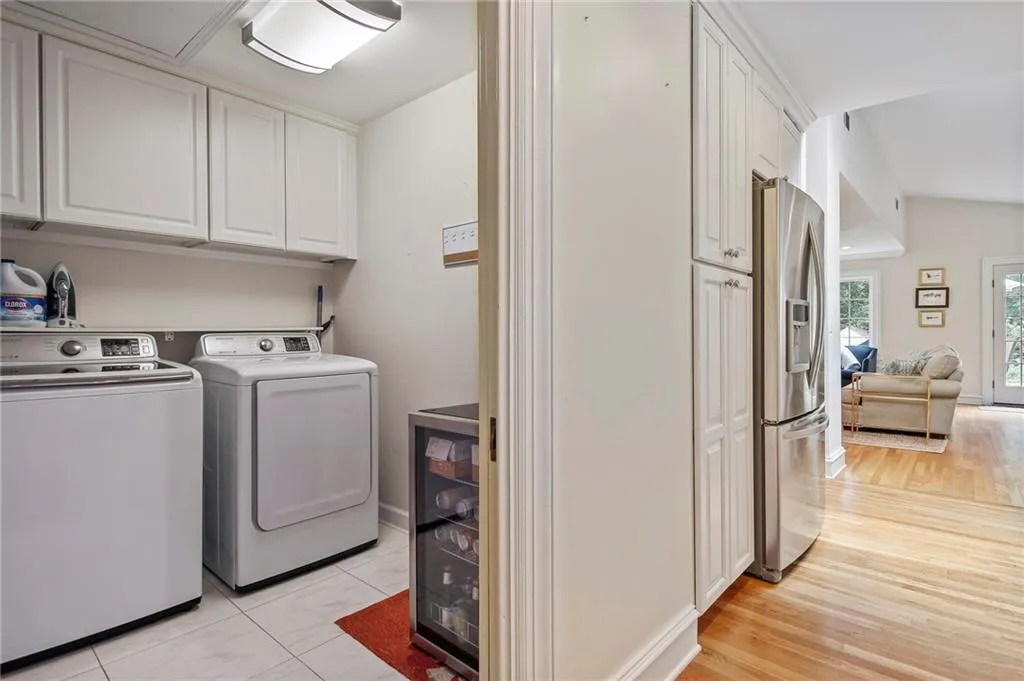 4691 E Conway Drive, Atlanta, Georgia 30327, 3 Bedrooms Bedrooms, ,2 BathroomsBathrooms,Residential,Sold,4691 E Conway Drive,6924983