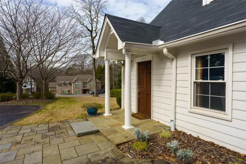 4727 E Conway Drive Nw, Atlanta, Georgia 30327, 4 Bedrooms Bedrooms, ,3 BathroomsBathrooms,Residential,Sold,4727 E Conway Drive Nw,7000592