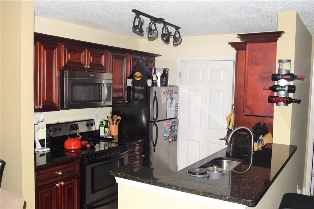 3106 Santa Fe Parkway, Sandy Springs, Georgia 30350, 2 Bedrooms Bedrooms, ,2 BathroomsBathrooms,Residential,Sold,3106 Santa Fe Parkway,5957452