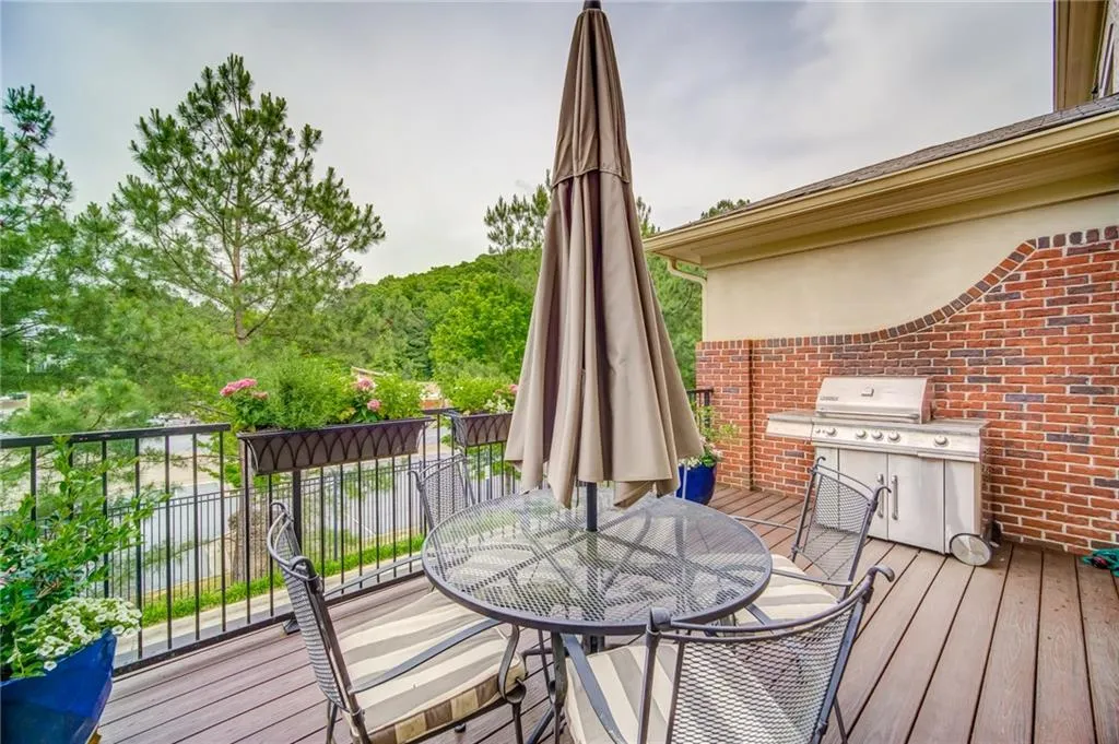 811 Creekgarden Court, Atlanta, Georgia 30339, 4 Bedrooms Bedrooms, ,4 BathroomsBathrooms,Residential,Sold,811 Creekgarden Court,6721759