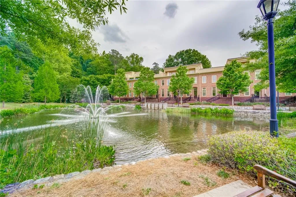 811 Creekgarden Court, Atlanta, Georgia 30339, 4 Bedrooms Bedrooms, ,4 BathroomsBathrooms,Residential,Sold,811 Creekgarden Court,6721759