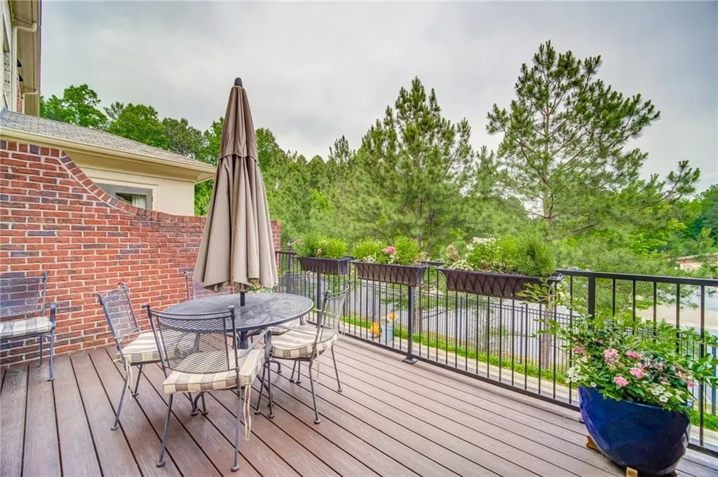 811 Creekgarden Court, Atlanta, Georgia 30339, 4 Bedrooms Bedrooms, ,4 BathroomsBathrooms,Residential,Sold,811 Creekgarden Court,6721759