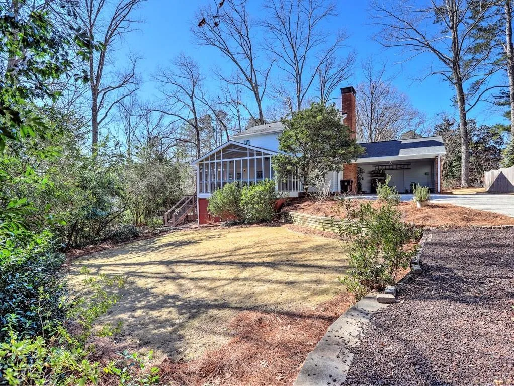 7165 Dunhill Terrace, Sandy Springs, Georgia 30328, 4 Bedrooms Bedrooms, ,4 BathroomsBathrooms,Residential,Sold,7165 Dunhill Terrace,6831593