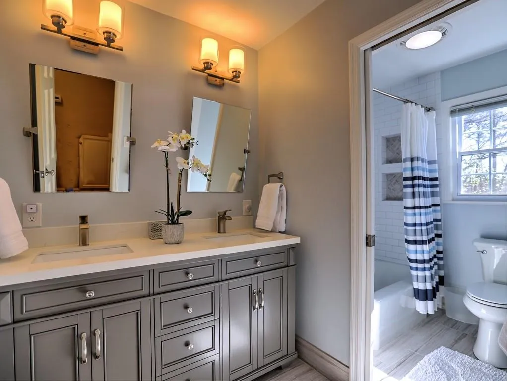 7165 Dunhill Terrace, Sandy Springs, Georgia 30328, 4 Bedrooms Bedrooms, ,4 BathroomsBathrooms,Residential,Sold,7165 Dunhill Terrace,6831593