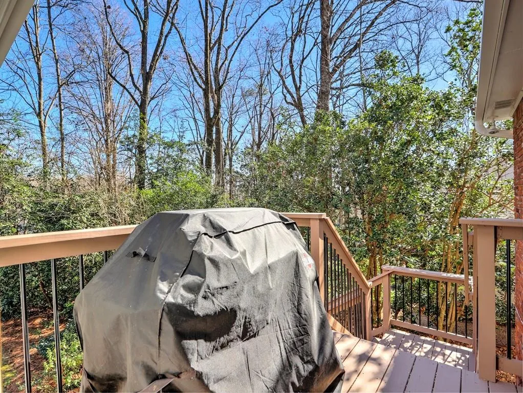 7165 Dunhill Terrace, Sandy Springs, Georgia 30328, 4 Bedrooms Bedrooms, ,4 BathroomsBathrooms,Residential,Sold,7165 Dunhill Terrace,6831593