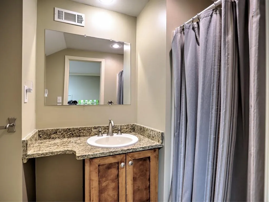 7165 Dunhill Terrace, Sandy Springs, Georgia 30328, 4 Bedrooms Bedrooms, ,4 BathroomsBathrooms,Residential,Sold,7165 Dunhill Terrace,6831593