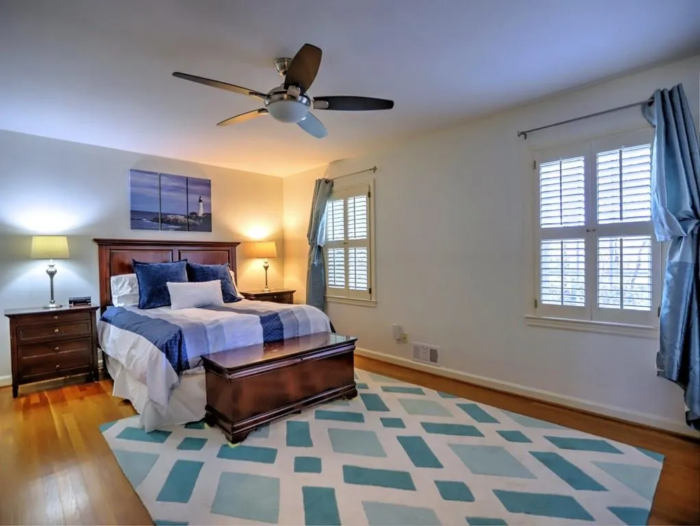 7165 Dunhill Terrace, Sandy Springs, Georgia 30328, 4 Bedrooms Bedrooms, ,4 BathroomsBathrooms,Residential,Sold,7165 Dunhill Terrace,6831593