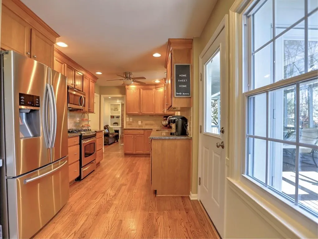 7165 Dunhill Terrace, Sandy Springs, Georgia 30328, 4 Bedrooms Bedrooms, ,4 BathroomsBathrooms,Residential,Sold,7165 Dunhill Terrace,6831593