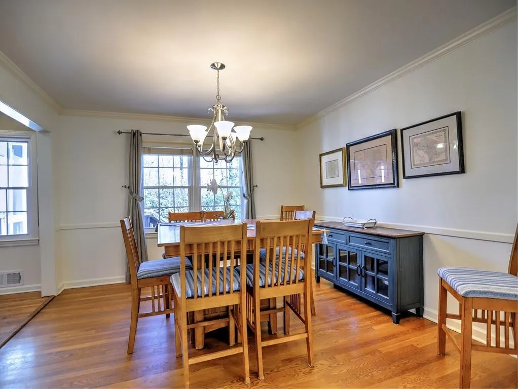 7165 Dunhill Terrace, Sandy Springs, Georgia 30328, 4 Bedrooms Bedrooms, ,4 BathroomsBathrooms,Residential,Sold,7165 Dunhill Terrace,6831593