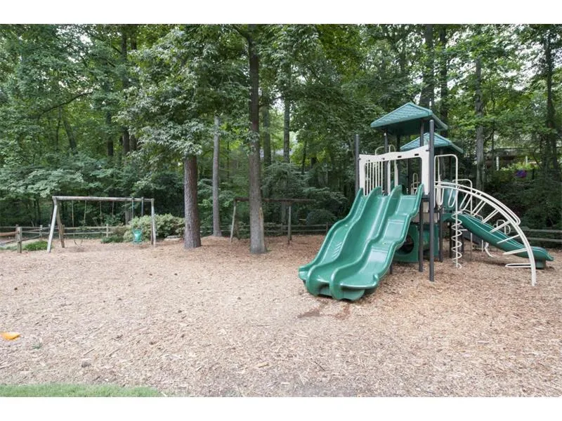 7285 Hunters Branch Drive, Sandy Springs, Georgia 30328, 4 Bedrooms Bedrooms, ,2 BathroomsBathrooms,Residential,Sold,7285 Hunters Branch Drive,5792069