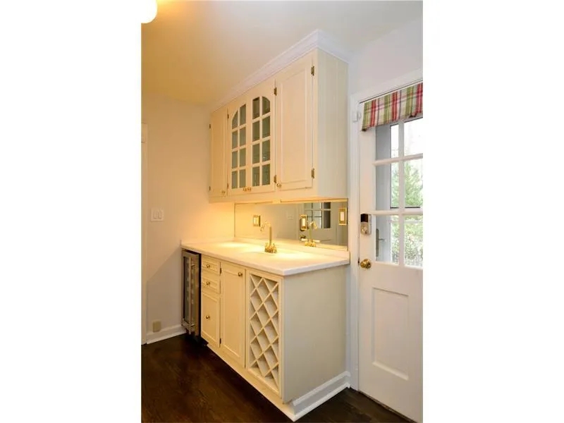7285 Hunters Branch Drive, Sandy Springs, Georgia 30328, 4 Bedrooms Bedrooms, ,2 BathroomsBathrooms,Residential,Sold,7285 Hunters Branch Drive,5792069