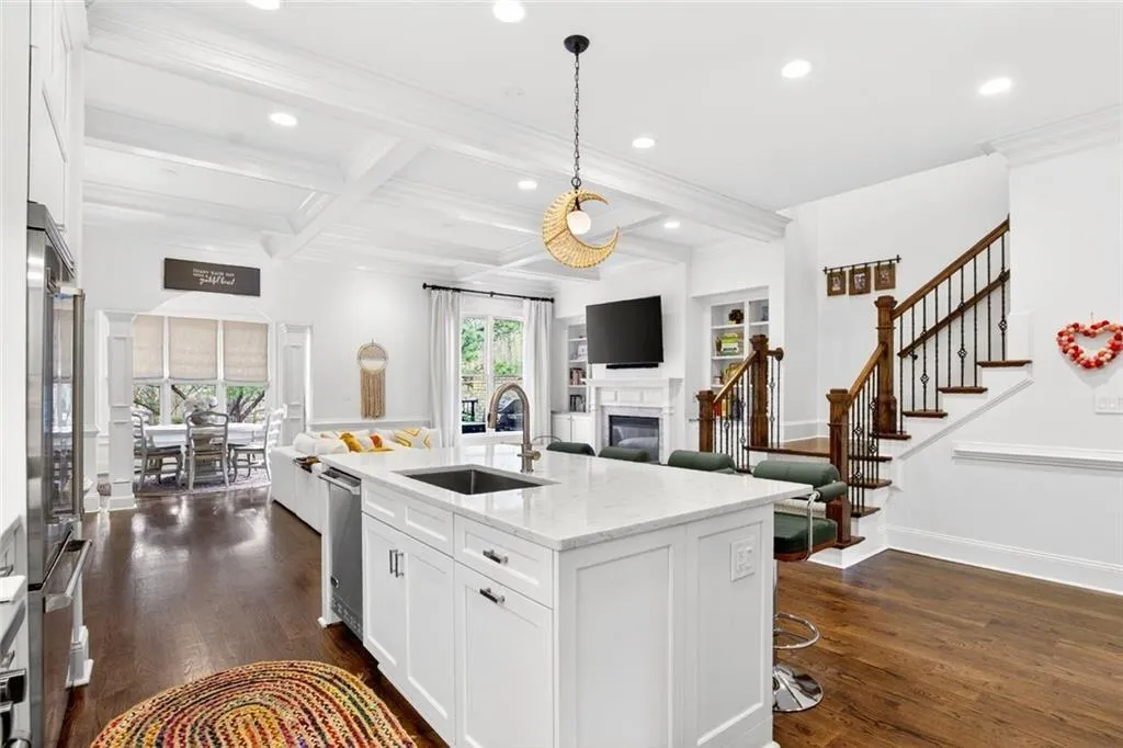 813 Creekgarden Court, Atlanta, Georgia 30339, 3 Bedrooms Bedrooms, ,3 BathroomsBathrooms,Residential,Sold,813 Creekgarden Court,7700148