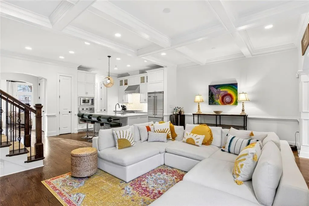 813 Creekgarden Court, Atlanta, Georgia 30339, 3 Bedrooms Bedrooms, ,3 BathroomsBathrooms,Residential,Sold,813 Creekgarden Court,7700148