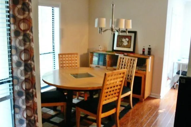 9400 Roberts Drive Unit 5h, Atlanta, Georgia 30350, 2 Bedrooms Bedrooms, ,2 BathroomsBathrooms,Residential,Sold,9400 Roberts Drive Unit 5h,6549081