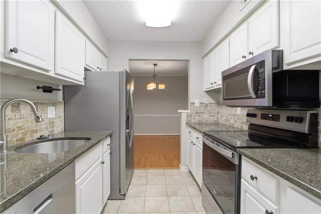 5145 Roswell Road Unit 7, Atlanta, Georgia 30342, 2 Bedrooms Bedrooms, 0 ,1 BathroomBathrooms,Residential,For Sale,5145 Roswell Road Unit 7,7767900