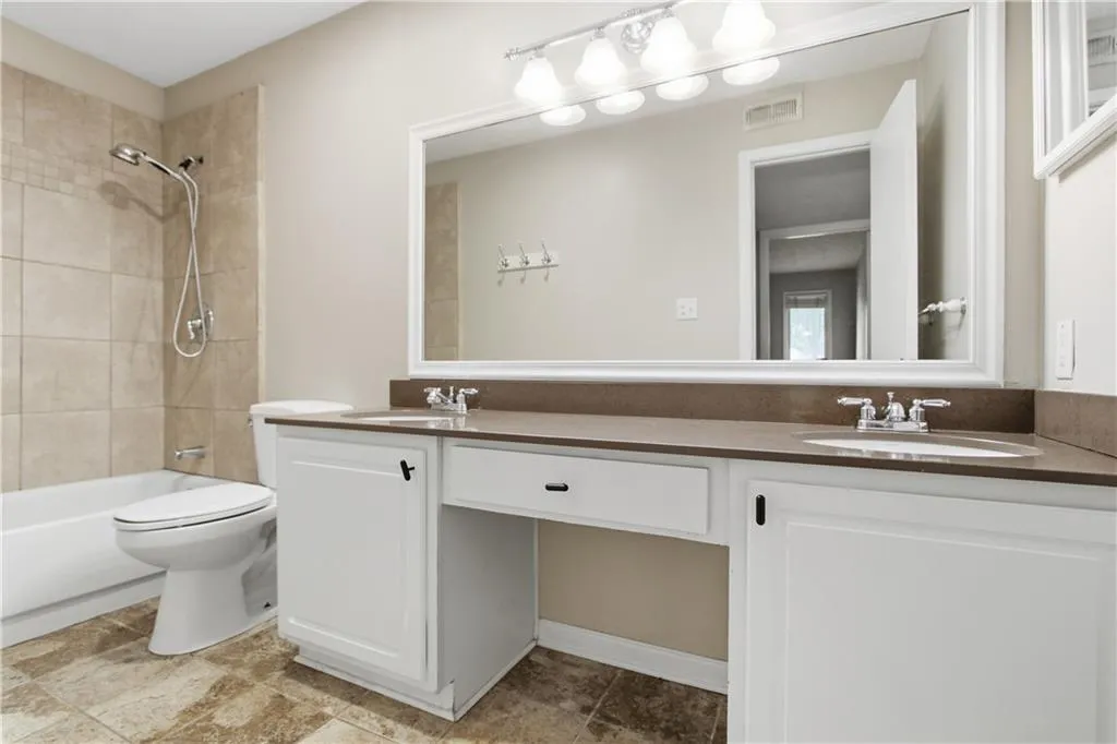 5145 Roswell Road Unit 7, Atlanta, Georgia 30342, 2 Bedrooms Bedrooms, 0 ,1 BathroomBathrooms,Residential,For Sale,5145 Roswell Road Unit 7,7767900