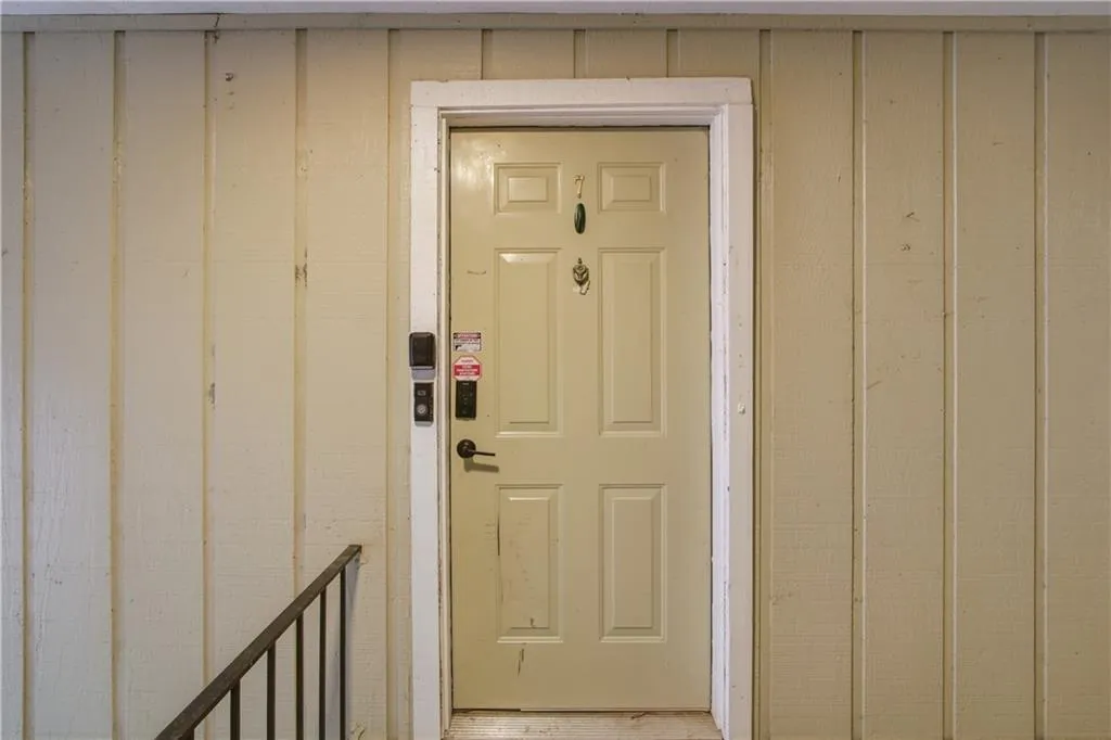 5145 Roswell Road Unit 7, Atlanta, Georgia 30342, 2 Bedrooms Bedrooms, 0 ,1 BathroomBathrooms,Residential,For Sale,5145 Roswell Road Unit 7,7767900