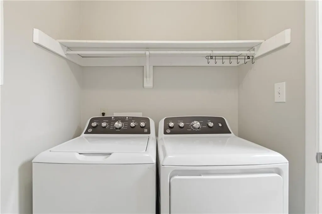5145 Roswell Road Unit 7, Atlanta, Georgia 30342, 2 Bedrooms Bedrooms, 0 ,1 BathroomBathrooms,Residential,For Sale,5145 Roswell Road Unit 7,7767900