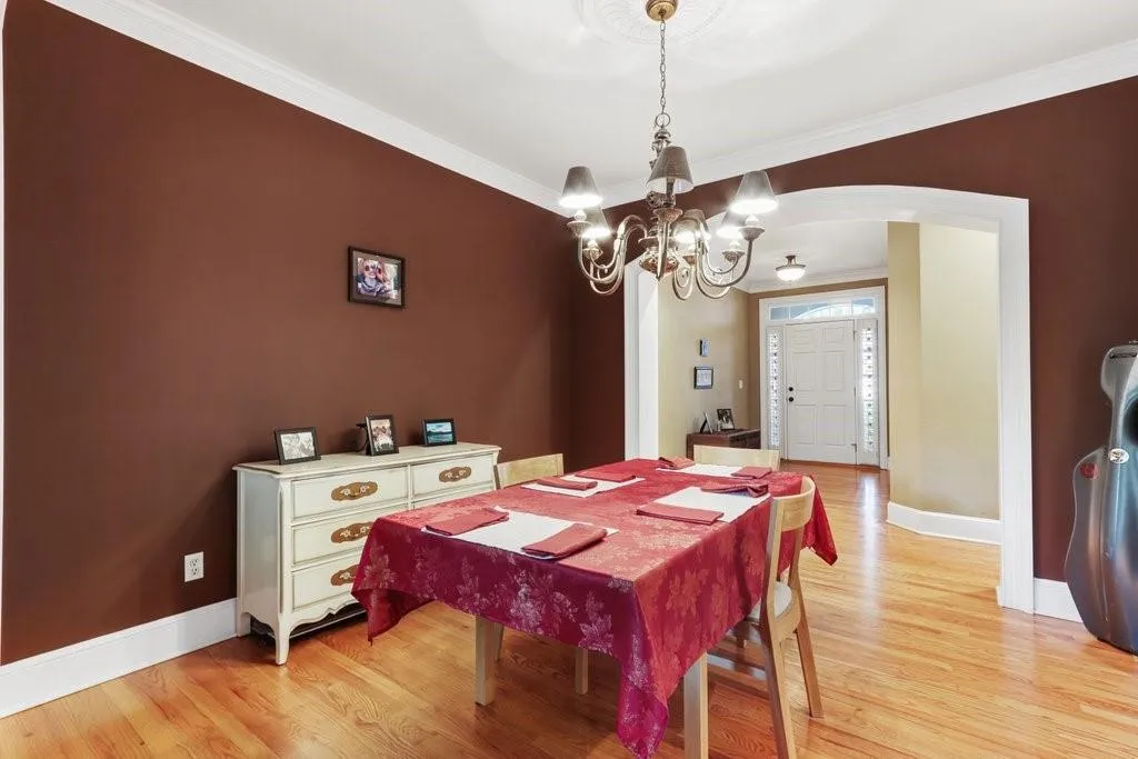 3 Carrington Way, Atlanta, Georgia 30328, 3 Bedrooms Bedrooms, ,2 BathroomsBathrooms,Residential,Sold,3 Carrington Way,7083151