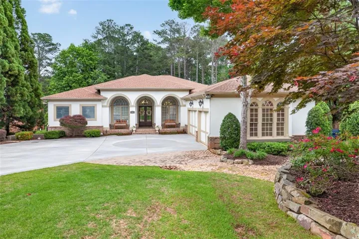 6010 Robbs Drive, Cumming, Georgia 30041