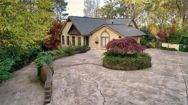 140 Habersham Waters Court, Sandy Springs, Georgia 30350, 5 Bedrooms Bedrooms, ,5 BathroomsBathrooms,Residential,Sold,140 Habersham Waters Court,6645027