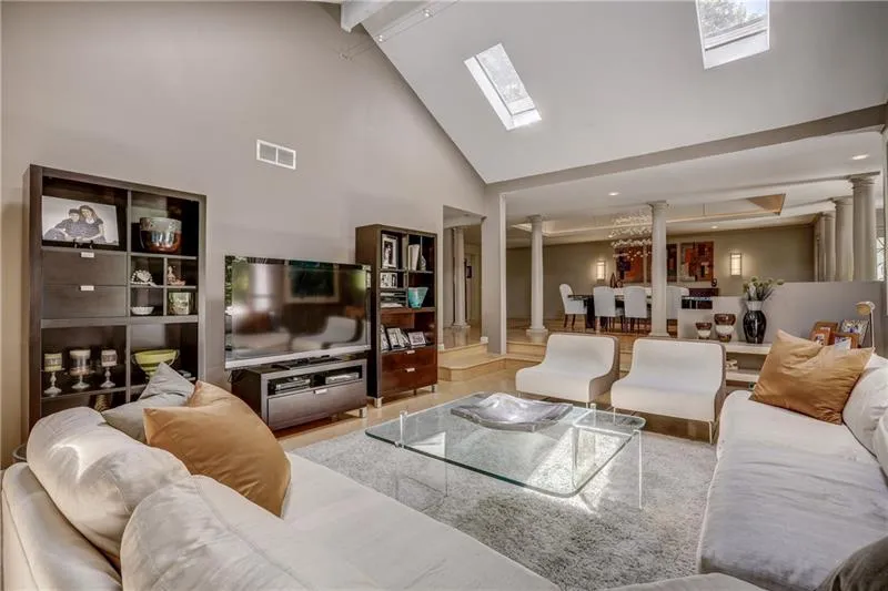140 Habersham Waters Court, Sandy Springs, Georgia 30350, 5 Bedrooms Bedrooms, ,5 BathroomsBathrooms,Residential,Sold,140 Habersham Waters Court,6645027