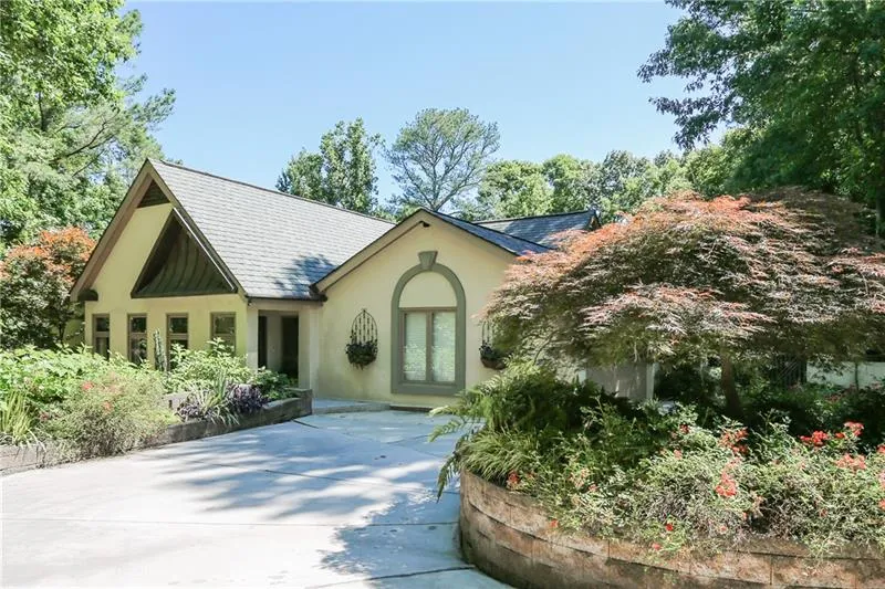 140 Habersham Waters Court, Sandy Springs, Georgia 30350, 5 Bedrooms Bedrooms, ,5 BathroomsBathrooms,Residential,Sold,140 Habersham Waters Court,6645027