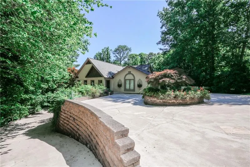 140 Habersham Waters Court, Sandy Springs, Georgia 30350, 5 Bedrooms Bedrooms, ,5 BathroomsBathrooms,Residential,Sold,140 Habersham Waters Court,6645027