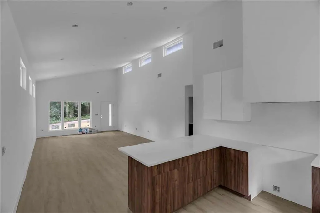 998 Lookout Avenue Nw, Atlanta, Georgia 30318, 3 Bedrooms Bedrooms, ,2 BathroomsBathrooms,Residential,For Sale,998 Lookout Avenue Nw,7586320