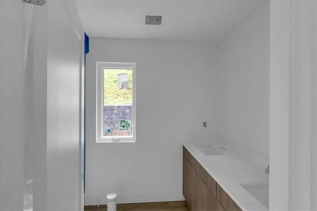 998 Lookout Avenue Nw, Atlanta, Georgia 30318, 3 Bedrooms Bedrooms, ,2 BathroomsBathrooms,Residential,For Sale,998 Lookout Avenue Nw,7586320
