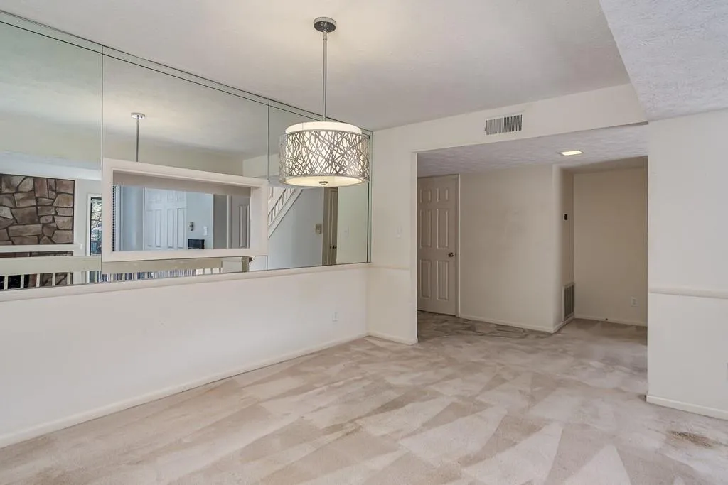 504 Sutters Point Ne, Sandy Springs, Georgia 30328, 3 Bedrooms Bedrooms, ,3 BathroomsBathrooms,Residential,Sold,504 Sutters Point Ne,6803452