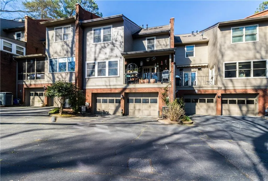 5257 Glenridge Drive Ne, Atlanta, Georgia 30342, 4 Bedrooms Bedrooms, ,3 BathroomsBathrooms,Residential,Sold,5257 Glenridge Drive Ne,6509978