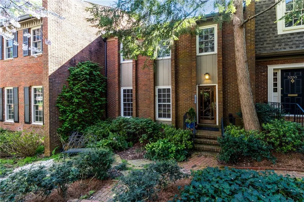 5257 Glenridge Drive Ne, Atlanta, Georgia 30342, 4 Bedrooms Bedrooms, ,3 BathroomsBathrooms,Residential,Sold,5257 Glenridge Drive Ne,6509978