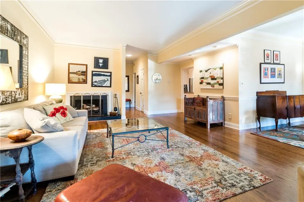 5257 Glenridge Drive Ne, Atlanta, Georgia 30342, 4 Bedrooms Bedrooms, ,3 BathroomsBathrooms,Residential,Sold,5257 Glenridge Drive Ne,6509978