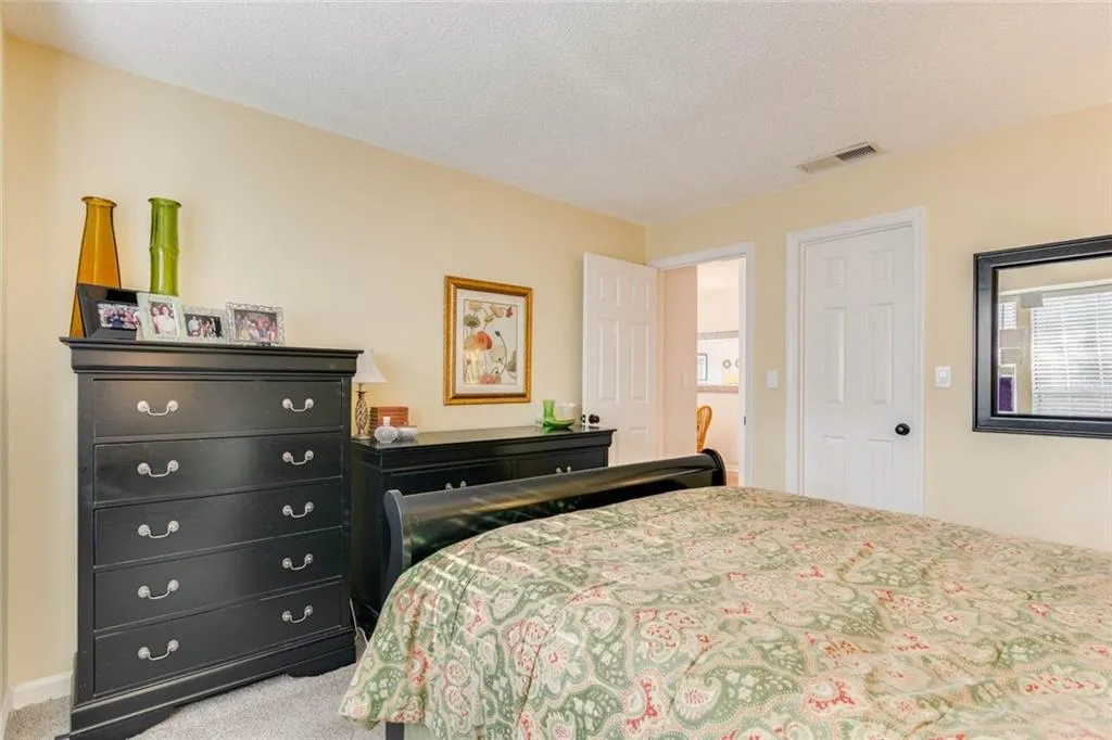 118 Granville Court Unit 118, Sandy Springs, Georgia 30328, 2 Bedrooms Bedrooms, ,2 BathroomsBathrooms,Residential,Sold,118 Granville Court Unit 118,6975897