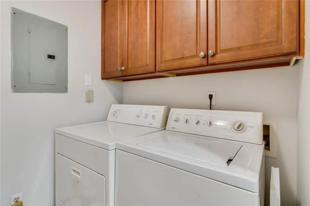 118 Granville Court Unit 118, Sandy Springs, Georgia 30328, 2 Bedrooms Bedrooms, ,2 BathroomsBathrooms,Residential,Sold,118 Granville Court Unit 118,6975897