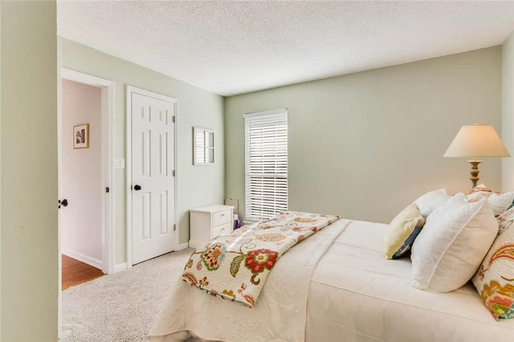 118 Granville Court Unit 118, Sandy Springs, Georgia 30328, 2 Bedrooms Bedrooms, ,2 BathroomsBathrooms,Residential,Sold,118 Granville Court Unit 118,6975897