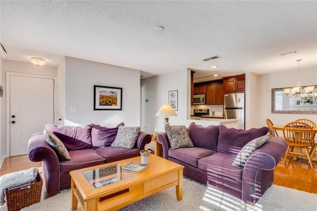 118 Granville Court Unit 118, Sandy Springs, Georgia 30328, 2 Bedrooms Bedrooms, ,2 BathroomsBathrooms,Residential,Sold,118 Granville Court Unit 118,6975897