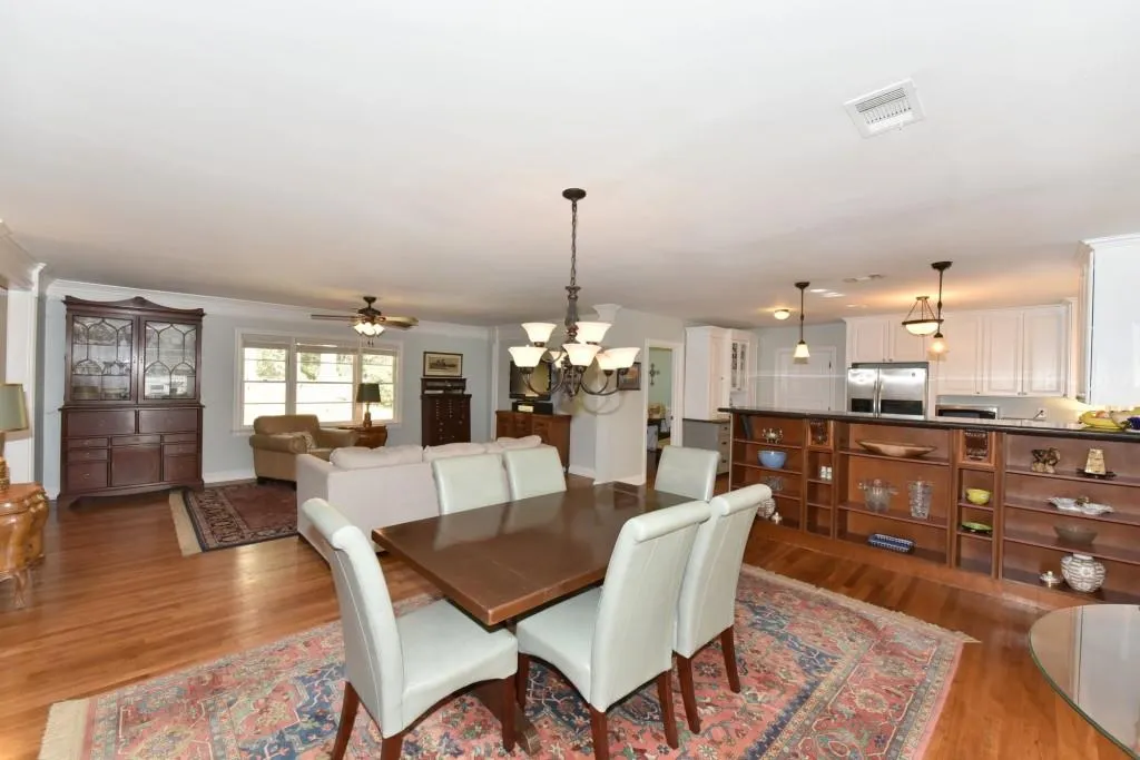 135 Stewart Drive, Atlanta, Georgia 30342, 4 Bedrooms Bedrooms, ,3 BathroomsBathrooms,Residential,Sold,135 Stewart Drive,5923466