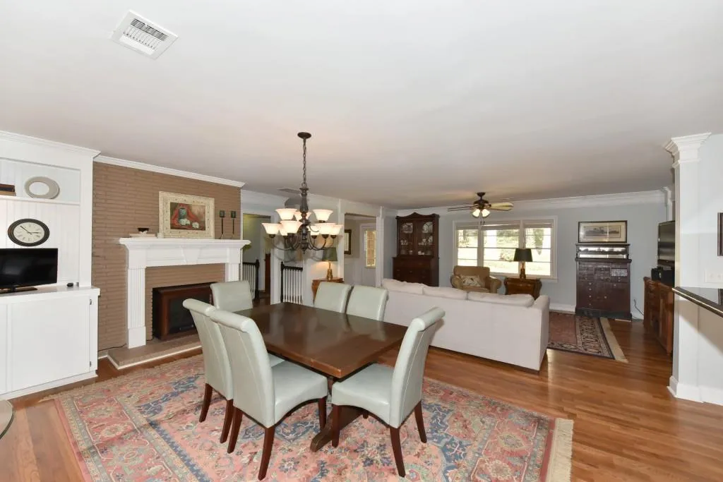 135 Stewart Drive, Atlanta, Georgia 30342, 4 Bedrooms Bedrooms, ,3 BathroomsBathrooms,Residential,Sold,135 Stewart Drive,5923466