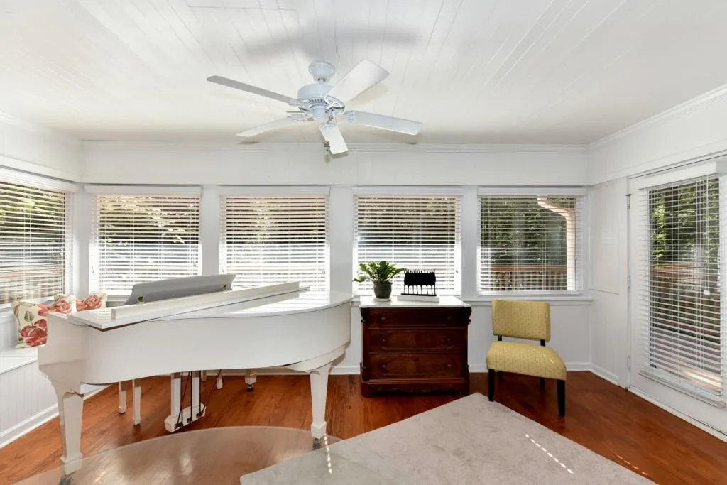135 Stewart Drive, Atlanta, Georgia 30342, 4 Bedrooms Bedrooms, ,3 BathroomsBathrooms,Residential,Sold,135 Stewart Drive,5923466