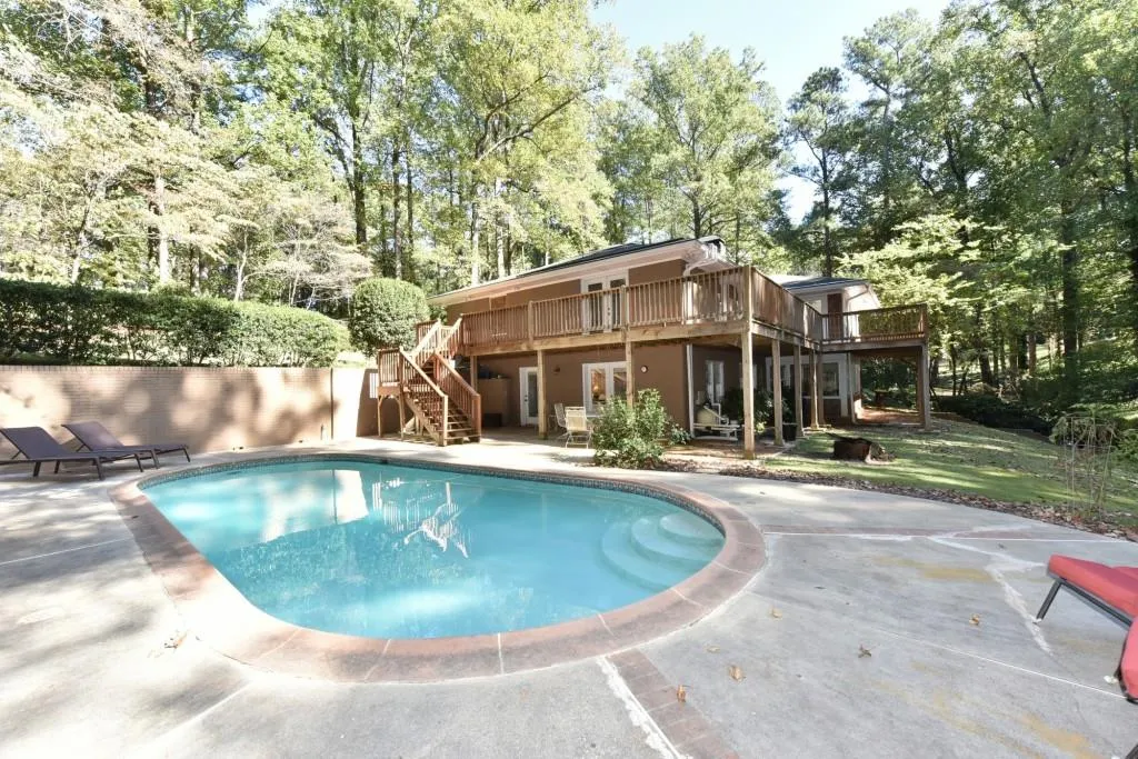 135 Stewart Drive, Atlanta, Georgia 30342, 4 Bedrooms Bedrooms, ,3 BathroomsBathrooms,Residential,Sold,135 Stewart Drive,5923466