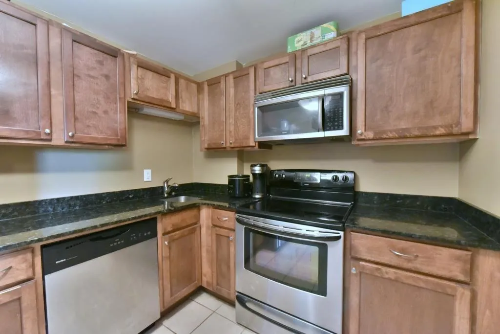 2855 Peachtree Road Ne Unit 209, Atlanta, Georgia 30305, 2 Bedrooms Bedrooms, ,2 BathroomsBathrooms,Residential,Sold,2855 Peachtree Road Ne Unit 209,5923443