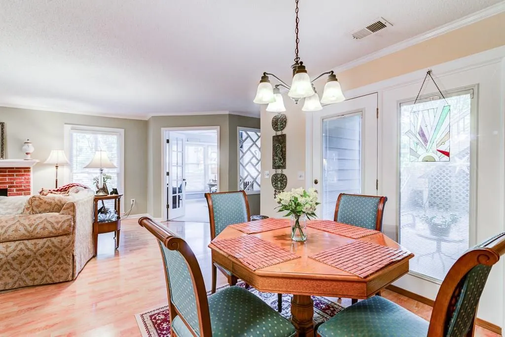 301 Hollyfax Circle Unit 301, Sandy Springs, Georgia 30328, 1 Bedroom Bedrooms, ,1 BathroomBathrooms,Residential,Sold,301 Hollyfax Circle Unit 301,5850787