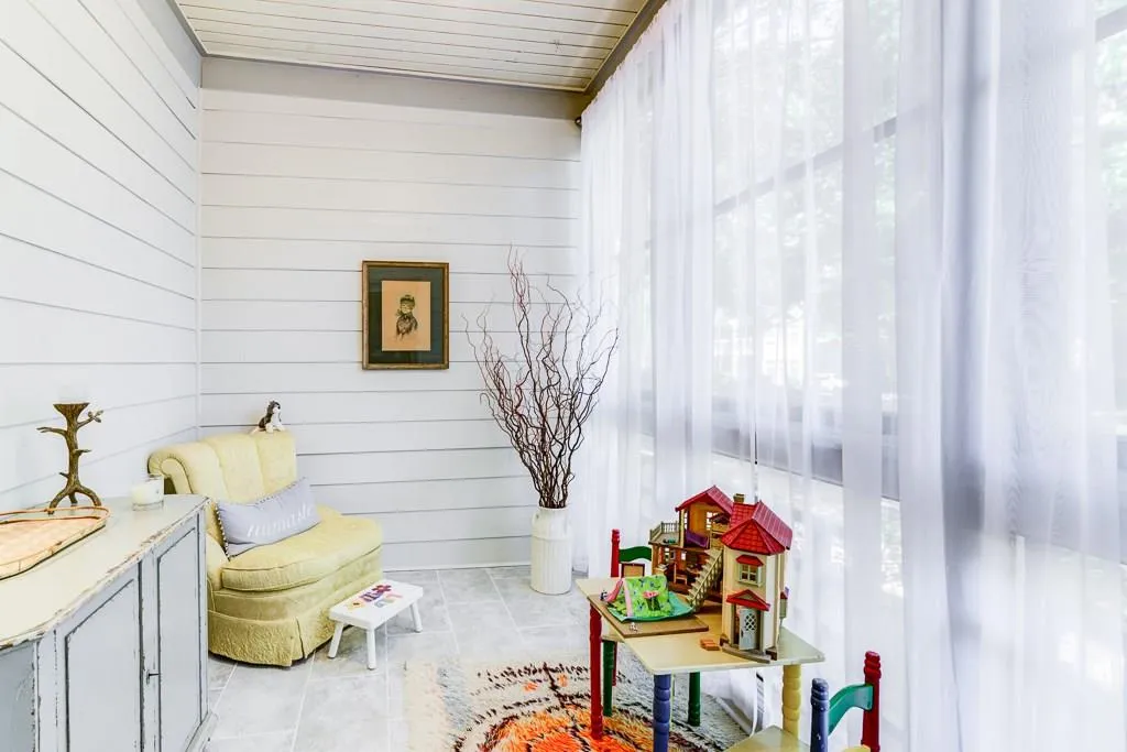301 Hollyfax Circle Unit 301, Sandy Springs, Georgia 30328, 1 Bedroom Bedrooms, ,1 BathroomBathrooms,Residential,Sold,301 Hollyfax Circle Unit 301,5850787