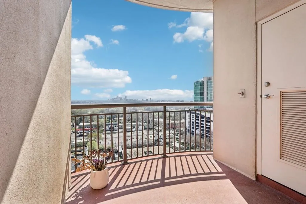 Private Balcony With Skyline Views!